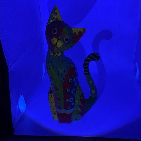 Colorful Wooden Cat Figurine - Picture 7 of 7